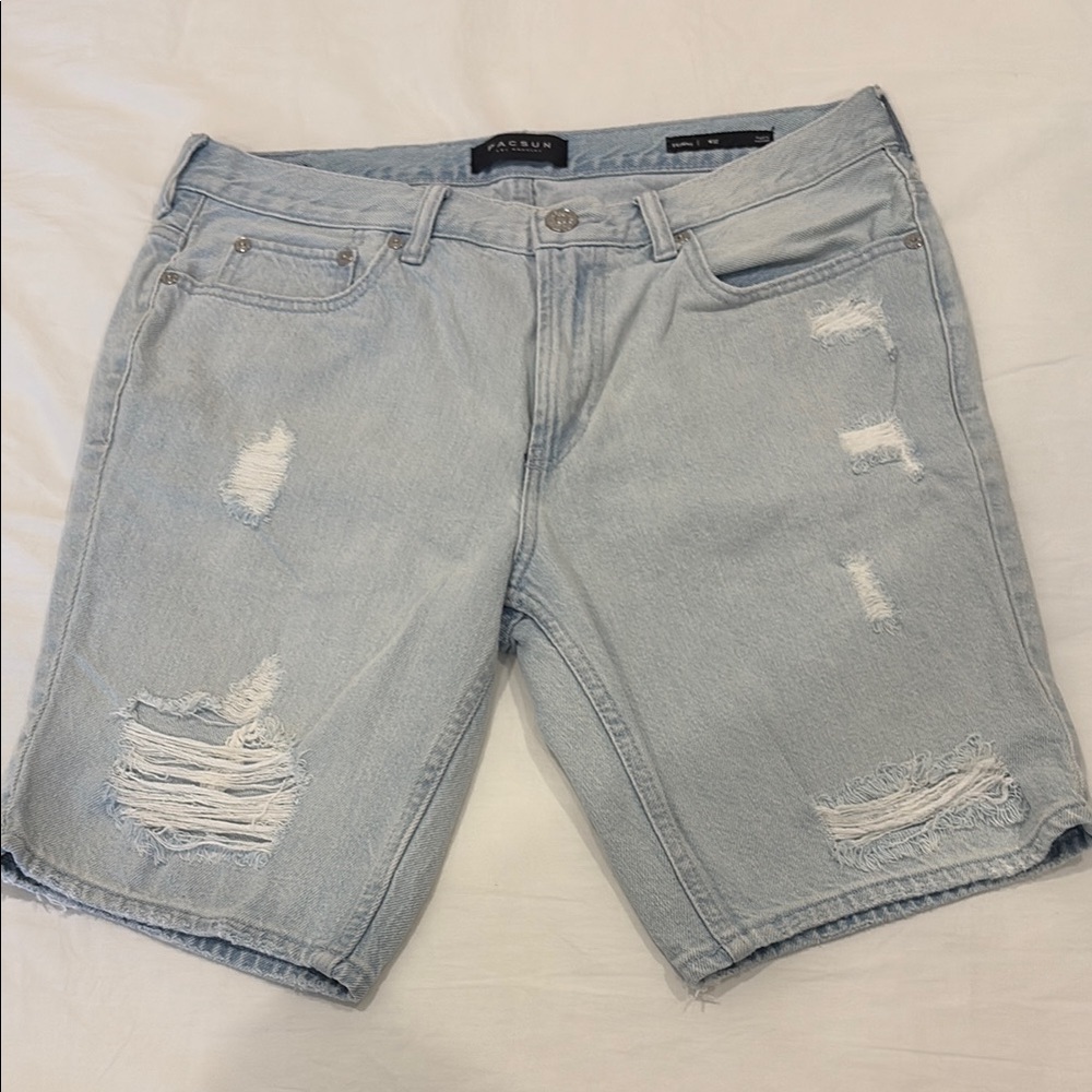 PacSun Light wash Distressed Men's skinny Shorts